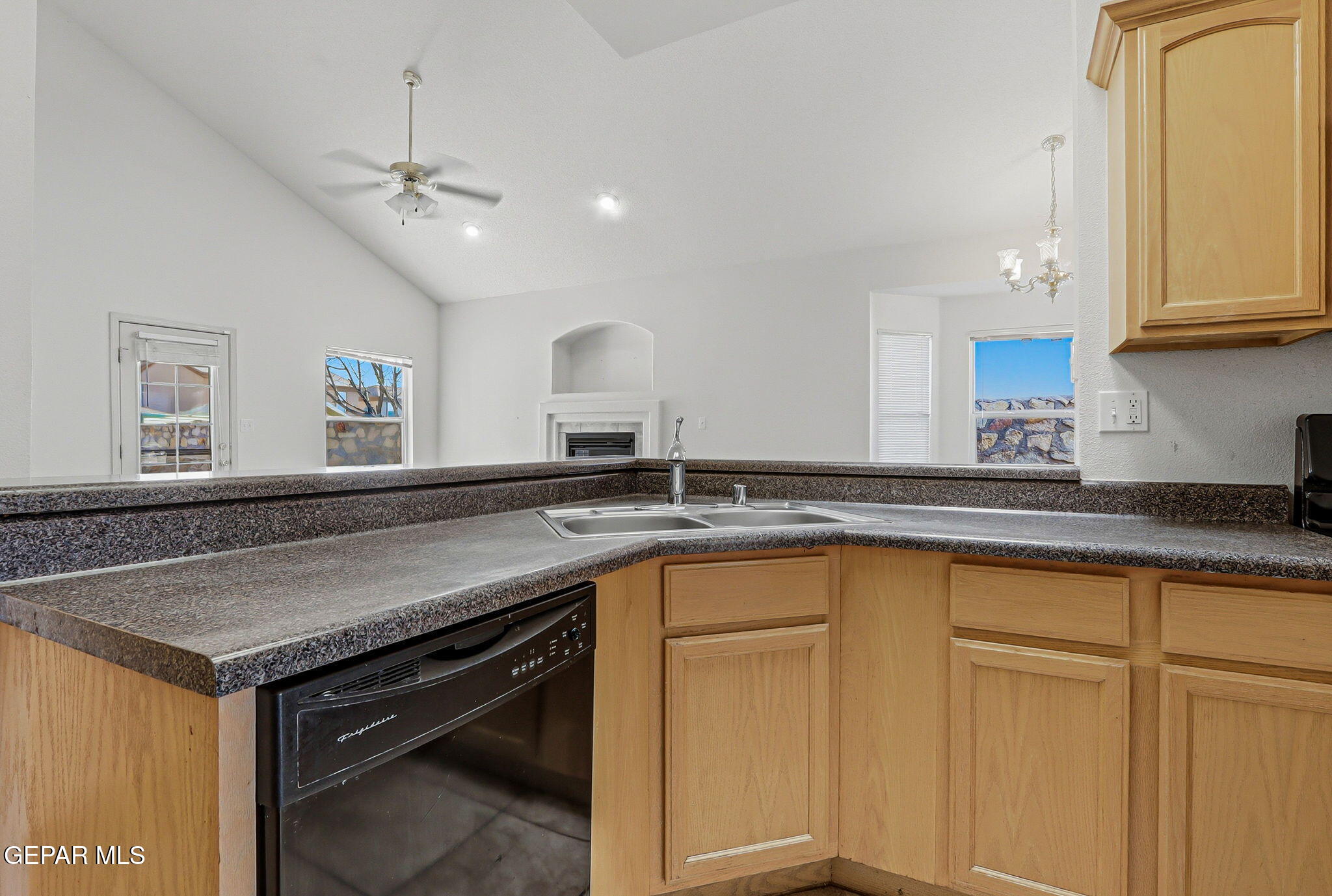 10794 Aaron Street El Paso, TX 79924 - Photo 18 of 43 2-web-or-mls-IMG_0008