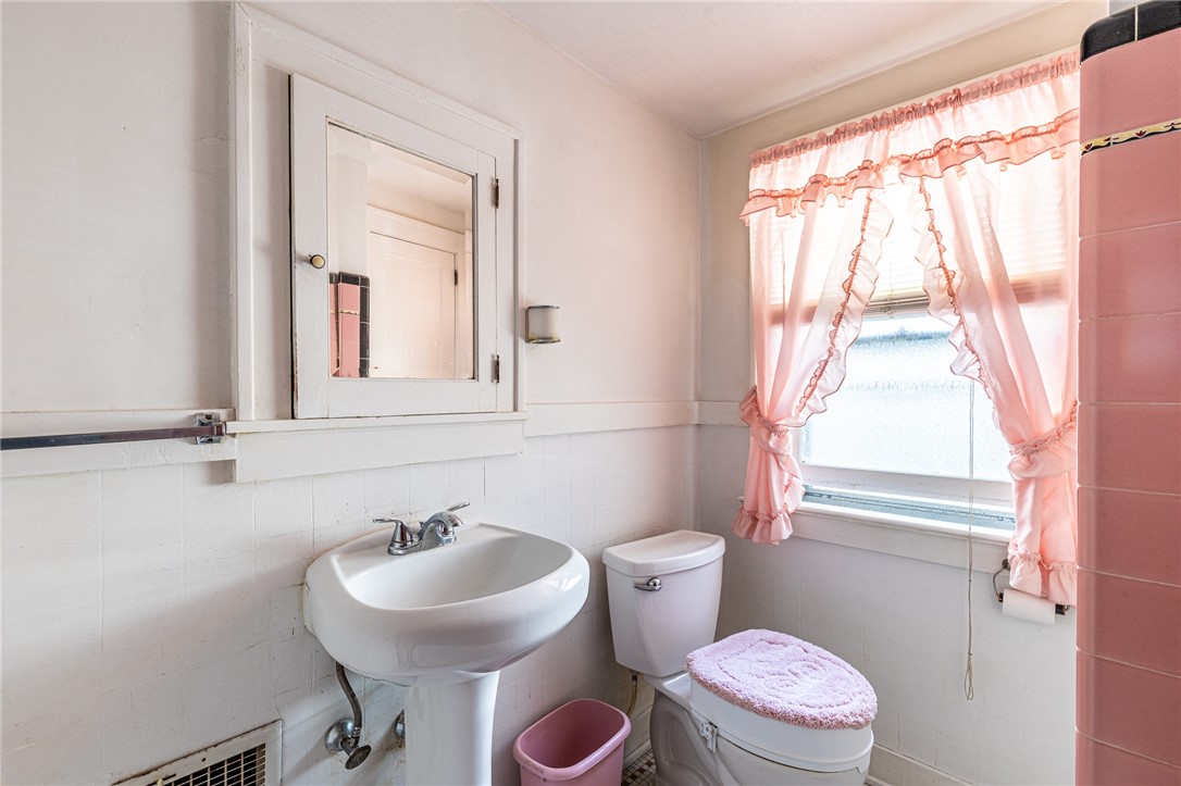53 Warsaw Street Rochester, NY 14621 - Photo 29 of 40