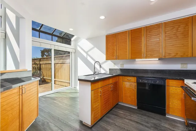 $1,149,000 | 6327 Caminito Del Cervato, San Diego, CA 92111