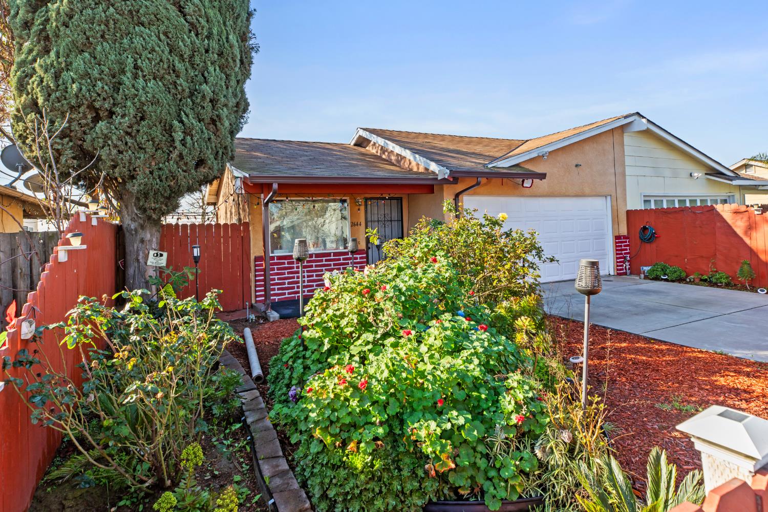 2644 San Ignacio Avenue Modesto, CA 95354 - Photo 3 of 29