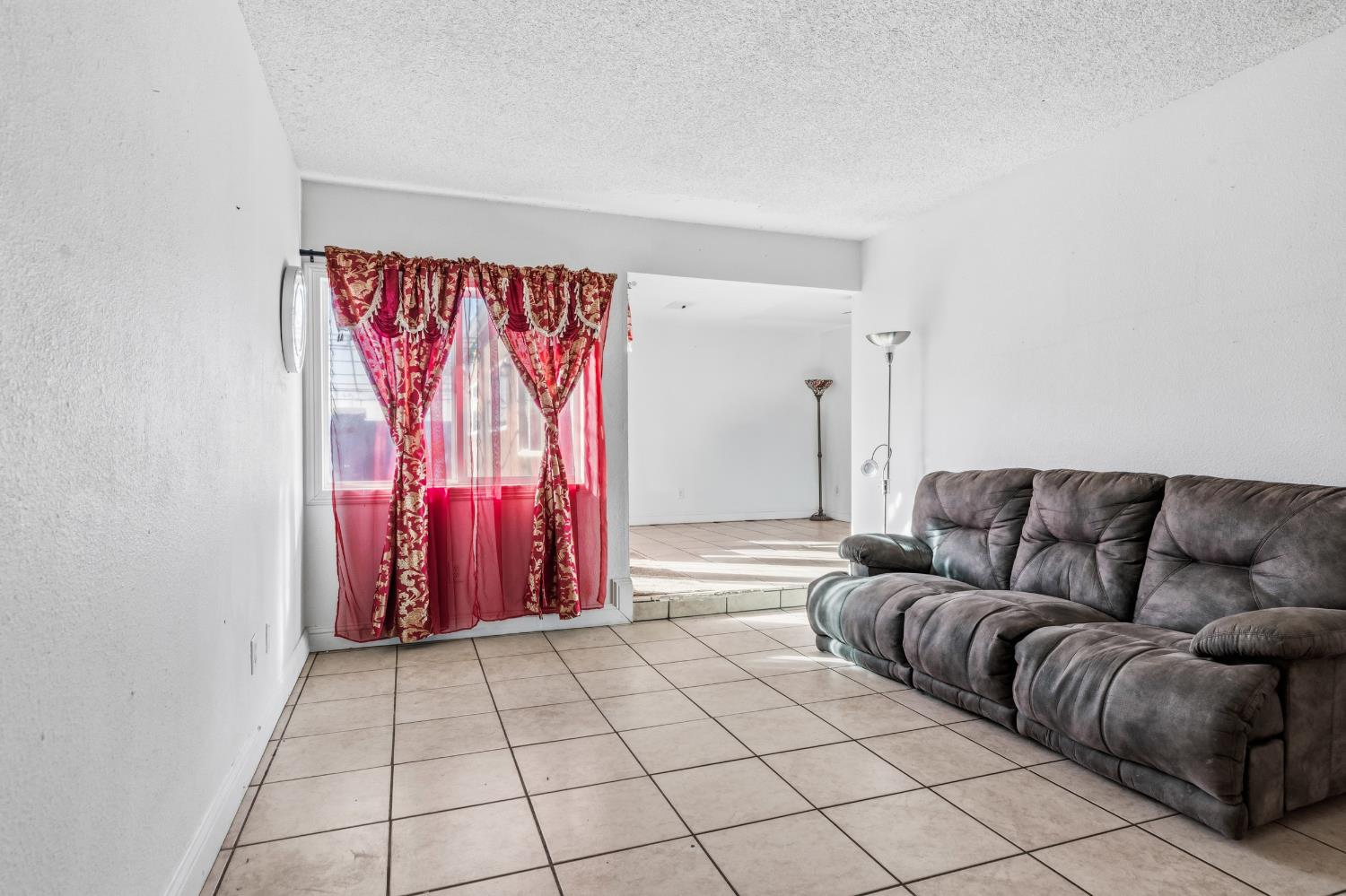 2644 San Ignacio Avenue Modesto, CA 95354 - Photo 6 of 29