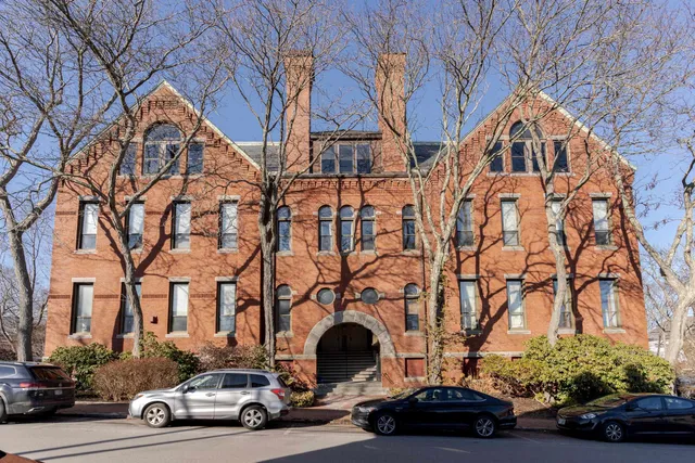 $715,000 | 609 State Street, Unit 7, Portsmouth, NH 03801