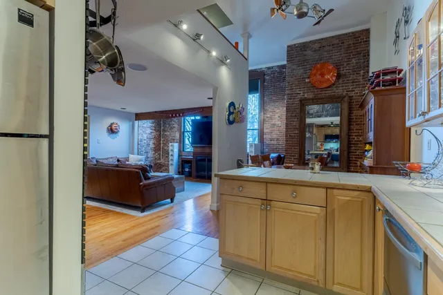 $715,000 | 609 State Street, Unit 7, Portsmouth, NH 03801