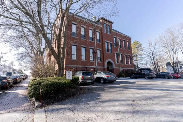 $715,000 | 609 State Street, Unit 7, Portsmouth, NH 03801