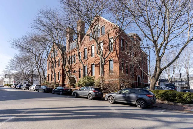 $715,000 | 609 State Street, Unit 7, Portsmouth, NH 03801