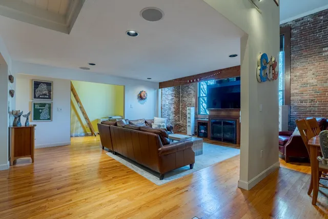 $715,000 | 609 State Street, Unit 7, Portsmouth, NH 03801