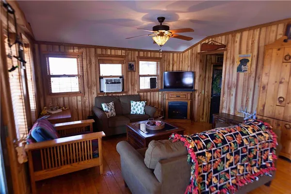 $10,000 | 21195 Edgerton Junction Road, Dearborn, MO 64439