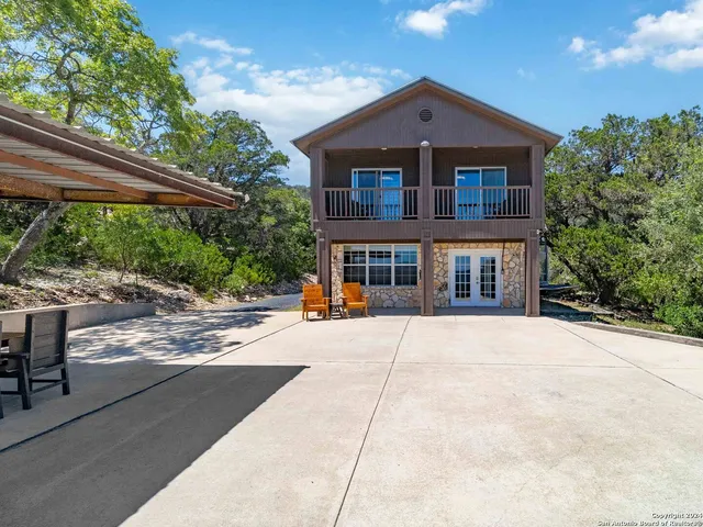 a sign that is on the wall