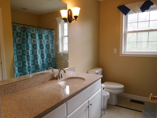 947 Bryant Road Manchester, NH 03109 - Photo 13 of 19