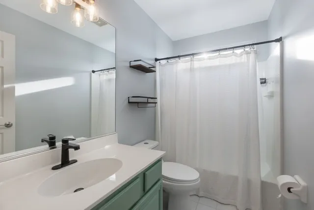 $2,800 | 2020 Spring Creek Lane, McHenry, IL 60050