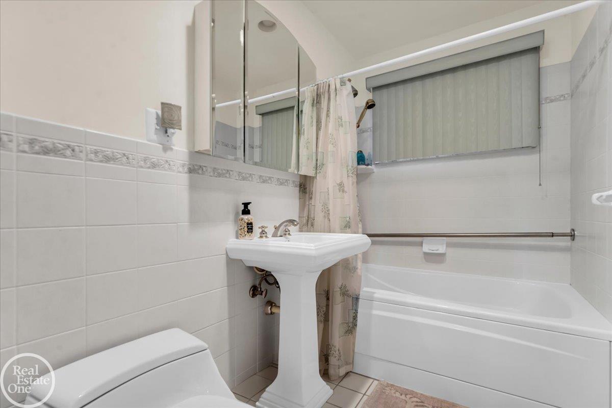 8178 Lakeshore Road Fort Gratiot, MI 48059 - Photo 31 of 48 Gallery Image 31
