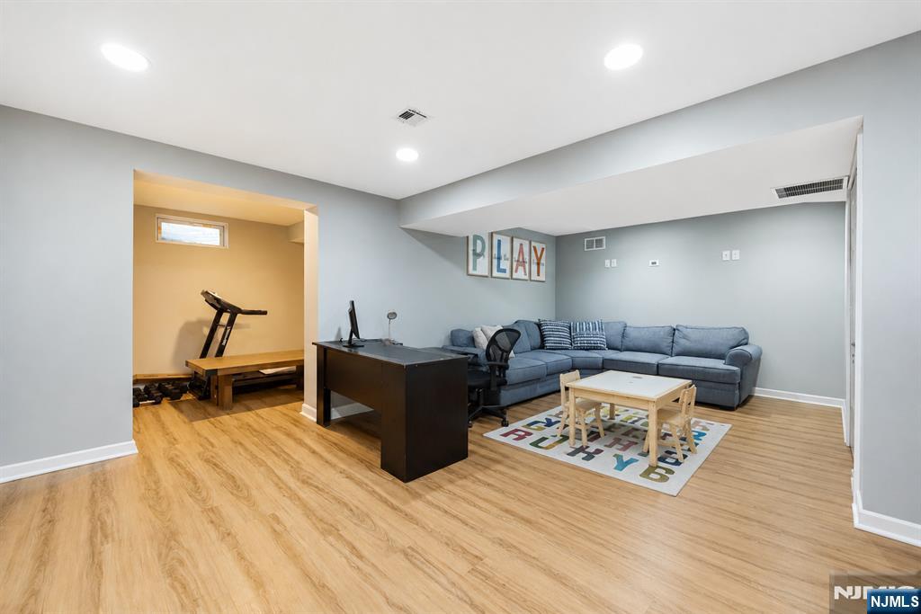 361 Walthery Avenue Ridgewood, NJ 07450 - Photo 20 of 28