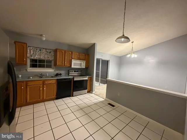 $2,300 | 104 New Kent Court, Stephens City, VA 22655