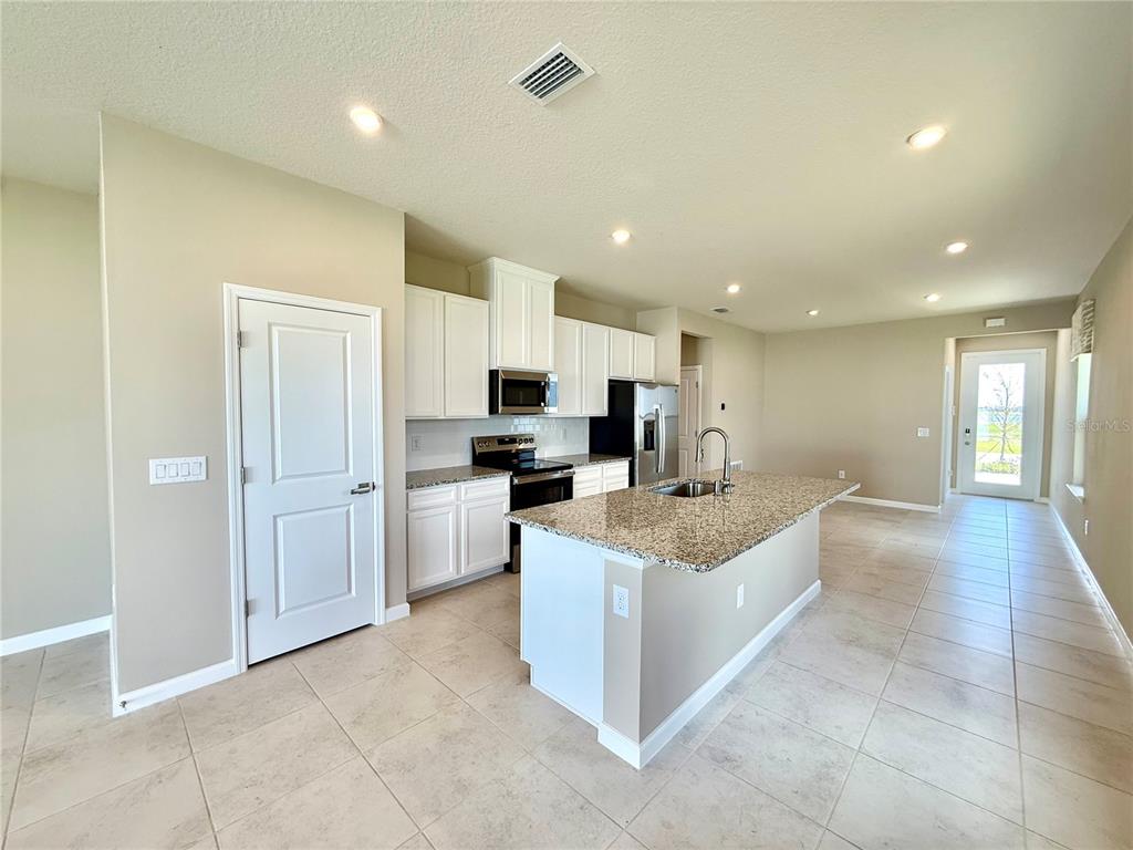 2467 White Ladyfish Road Wimauma, FL 33598 - Photo 4 of 30