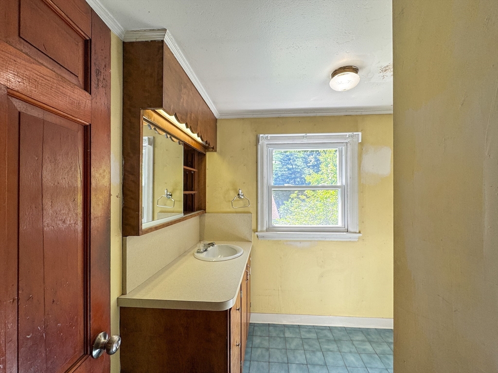 143 Log Plain Road Greenfield, MA 01301 - Photo 23 of 37
