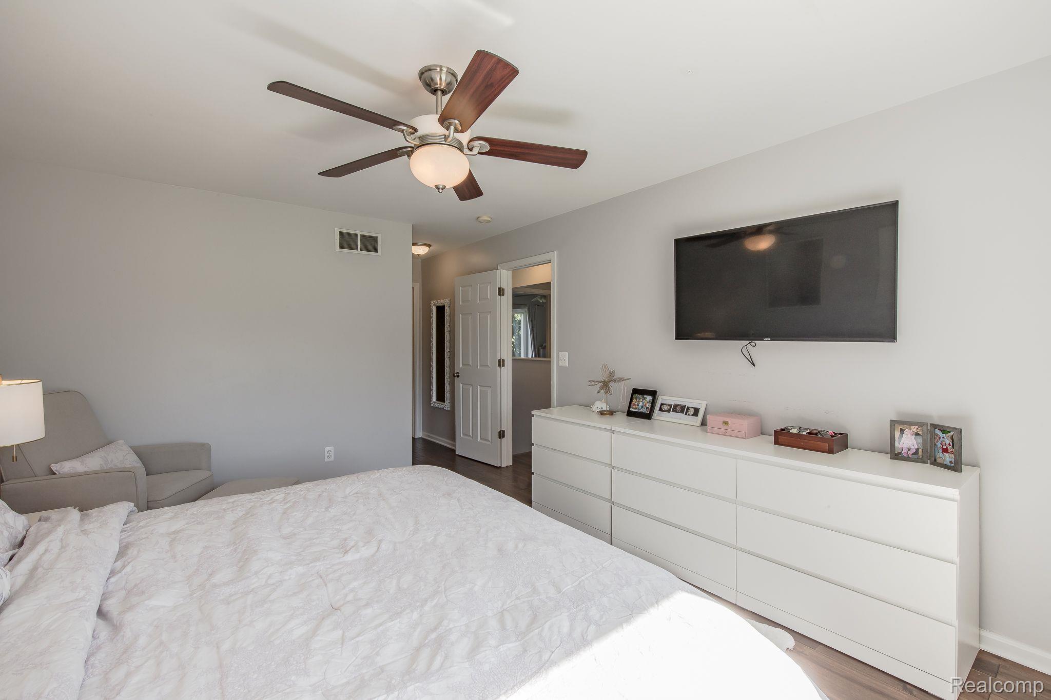 2467 Bull Run Road Oxford, MI 48371 - Photo 18 of 41 Gallery Image 18