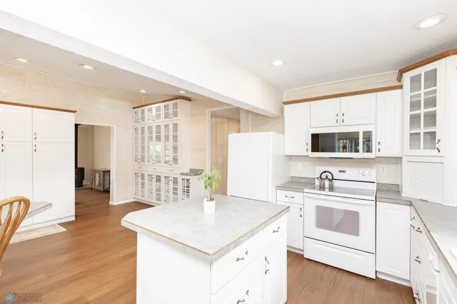 $889,000 | 24295 Matson Point Trail, Pelican Rapids, MN 56572