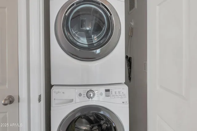 a close up view of washer and dryer