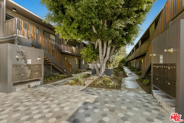 $2,275 | 4136 Grand View Boulevard, Unit 4, Los Angeles, CA 90066