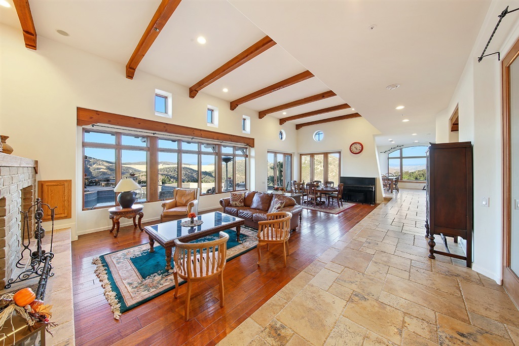 8905 Detwiler Road Escondido, CA 92029 - Photo 4 of 18