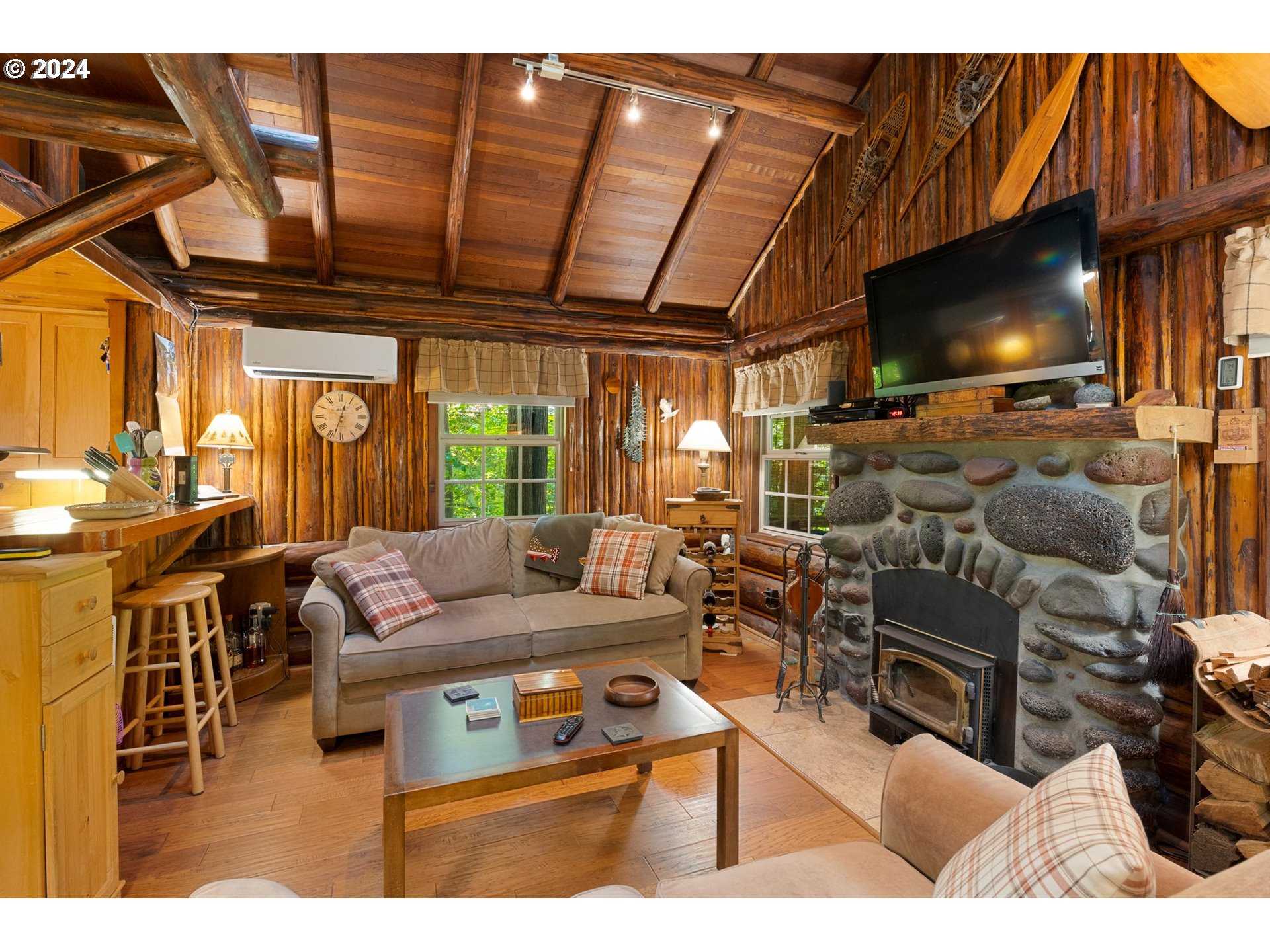 57096 North Bank Road, Unit 6 Blue River, OR 97413 - Photo 12 of 41 Gallery Image 12