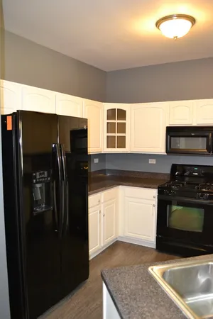 $2,400 | 169 Springbrook Trail South, Oswego, IL 60543