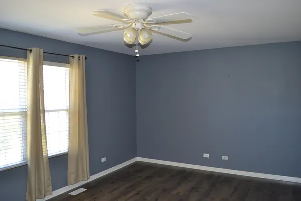 $2,400 | 169 Springbrook Trail South, Oswego, IL 60543