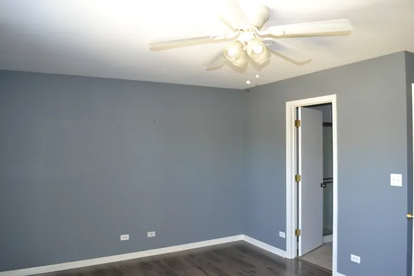 $2,400 | 169 Springbrook Trail South, Oswego, IL 60543