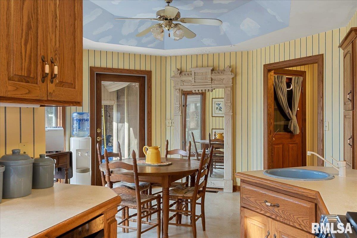 405 Clipper Road Springfield, IL 62711 - Photo 17 of 92