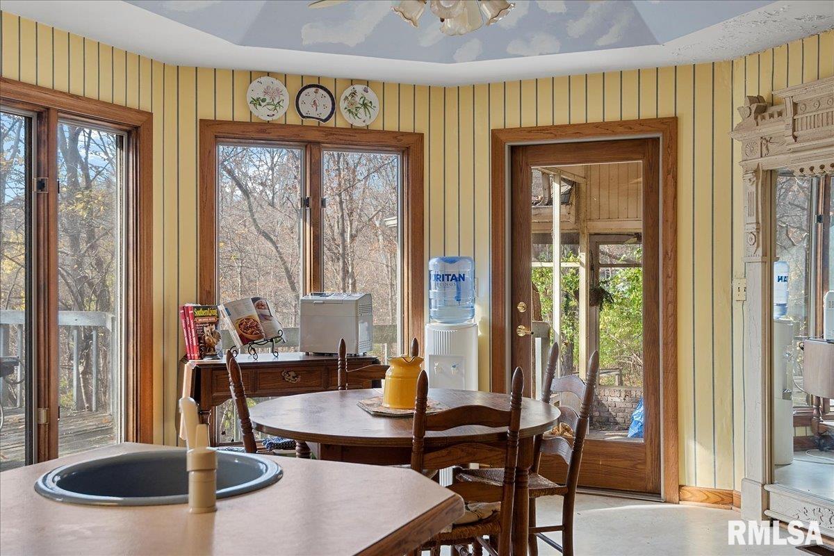 405 Clipper Road Springfield, IL 62711 - Photo 18 of 92