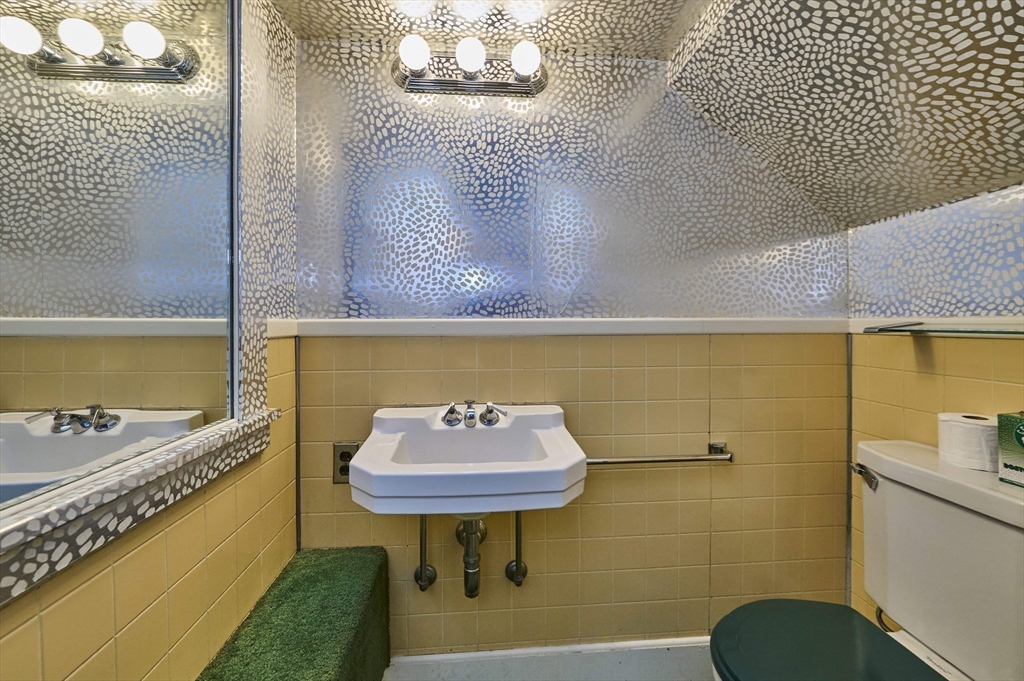 92 Dean Road Brookline, MA 02445 - Photo 18 of 42