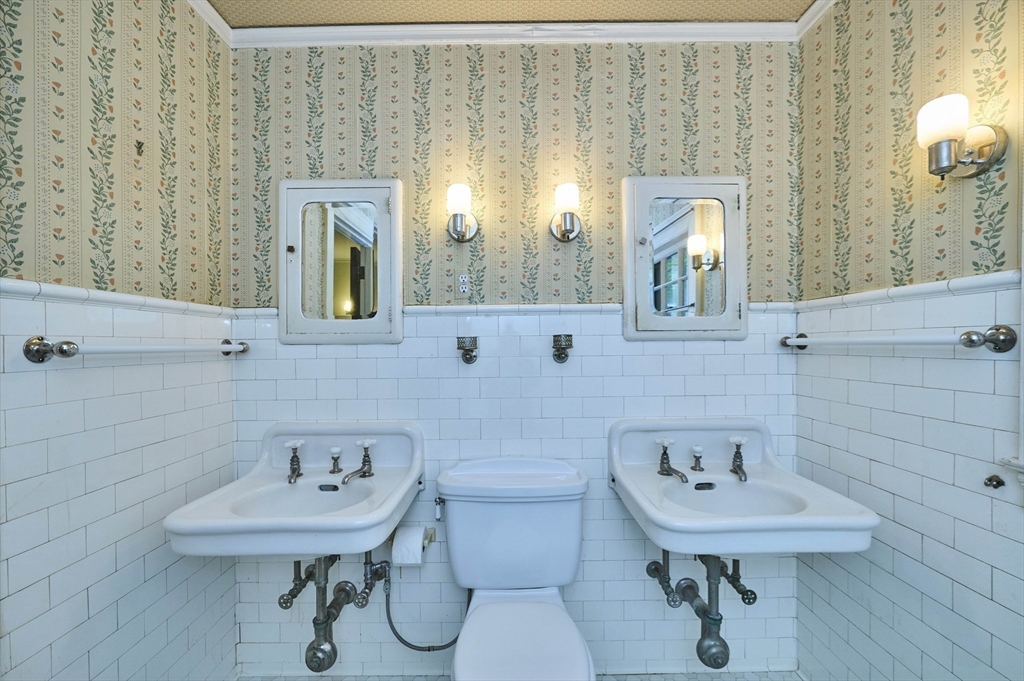 92 Dean Road Brookline, MA 02445 - Photo 26 of 42