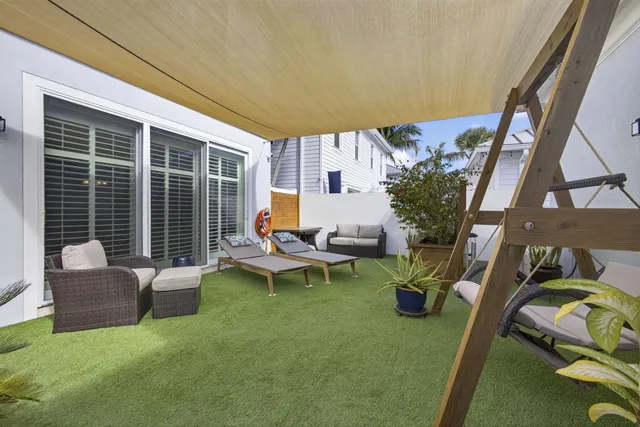 a picture of a wall with white wall painting