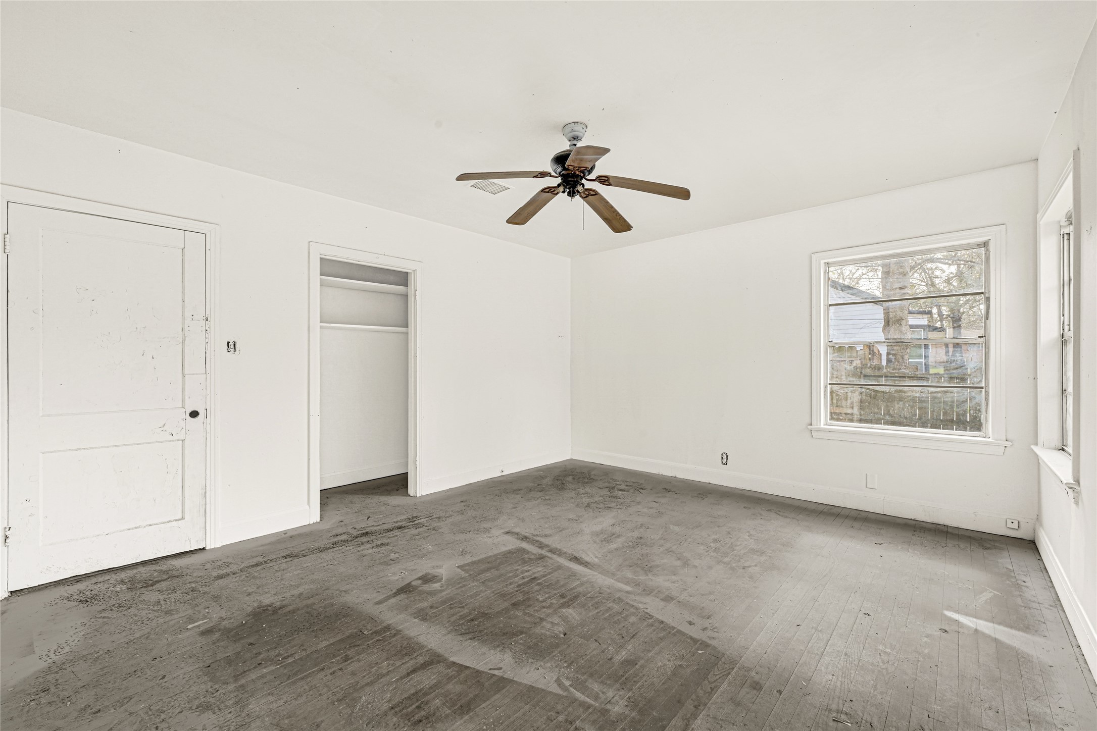 1202 North Roberson Street Conroe, TX 77301 - Photo 22 of 50 Bedroom alternate view with ceiling fan