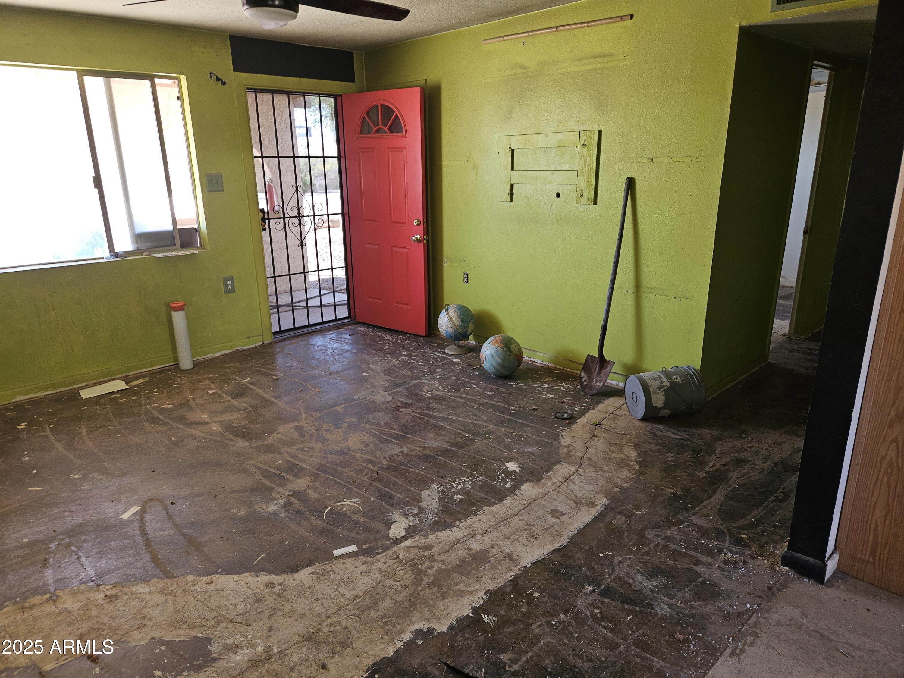 4110 East Wagoner Road Phoenix, AZ 85032 - Photo 5 of 35 20250623_112618