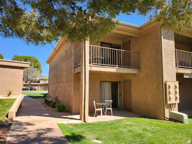 860 South Village Road, Unit Z10 St. George, UT 84770 - Photo 12 of 18 View of building exterior
