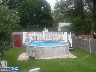 25 Brook Lane Hamilton, NJ 08619 - Photo 5 of 6 Exterior Back