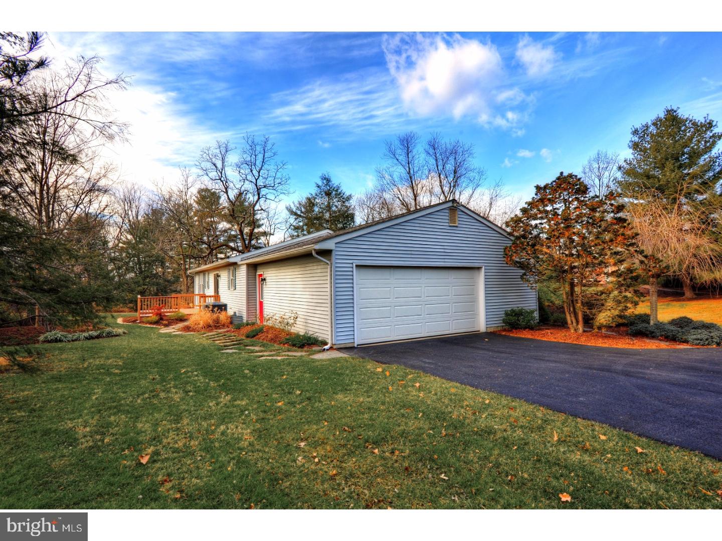 536 Gruber Road Harleysville, PA 19438 - Photo 2 of 20 Garage