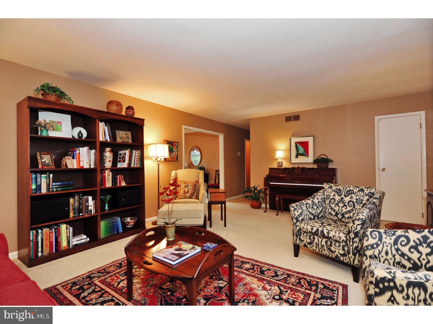 536 Gruber Road Harleysville, PA 19438 - Photo 11 of 20 Living Room