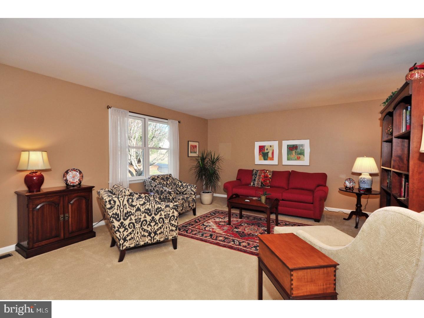 536 Gruber Road Harleysville, PA 19438 - Photo 12 of 20 Living Room