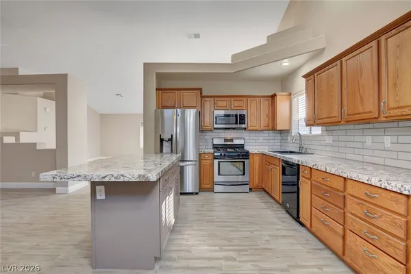 $2,225 | 852 Coastal Beach Road, Henderson, NV 89002