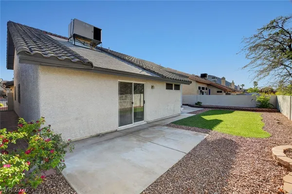 $2,225 | 852 Coastal Beach Road, Henderson, NV 89002