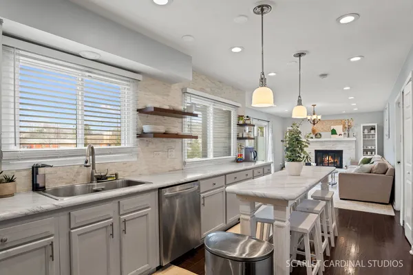 $524,900 | 20 Shore Drive, Schaumburg, IL 60193