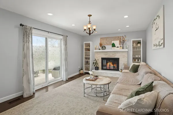 $524,900 | 20 Shore Drive, Schaumburg, IL 60193