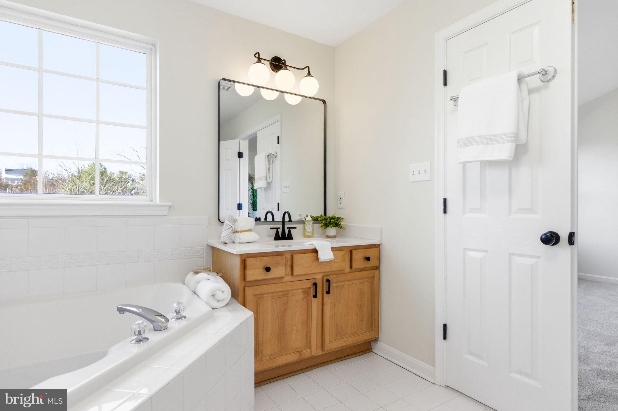 601 Springhouse Square Southeast Leesburg, VA 20175 - Photo 55 of 90 2nd vanity in primary suite