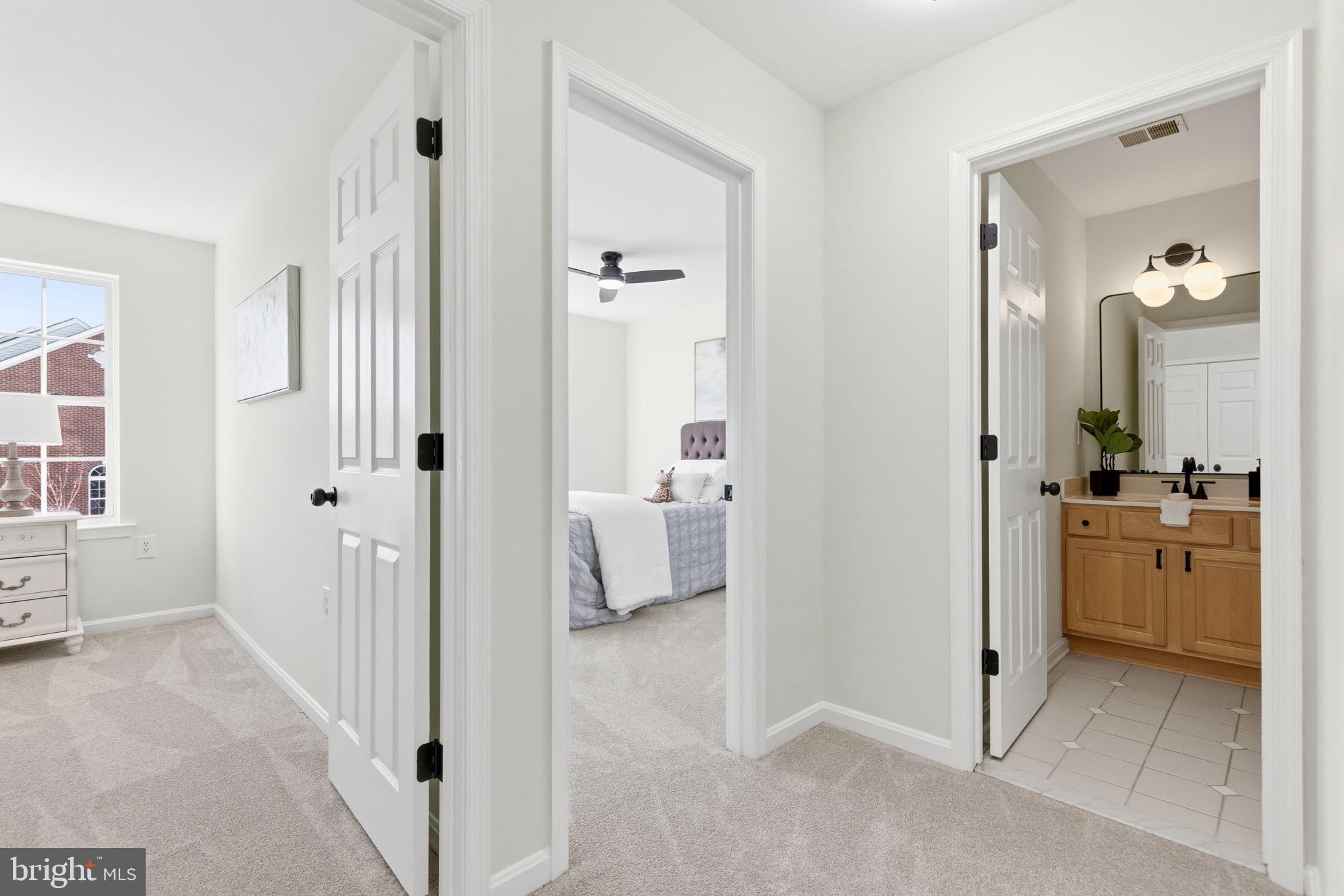 601 Springhouse Square Southeast Leesburg, VA 20175 - Photo 59 of 90 Upper hallway toward front bedrooms