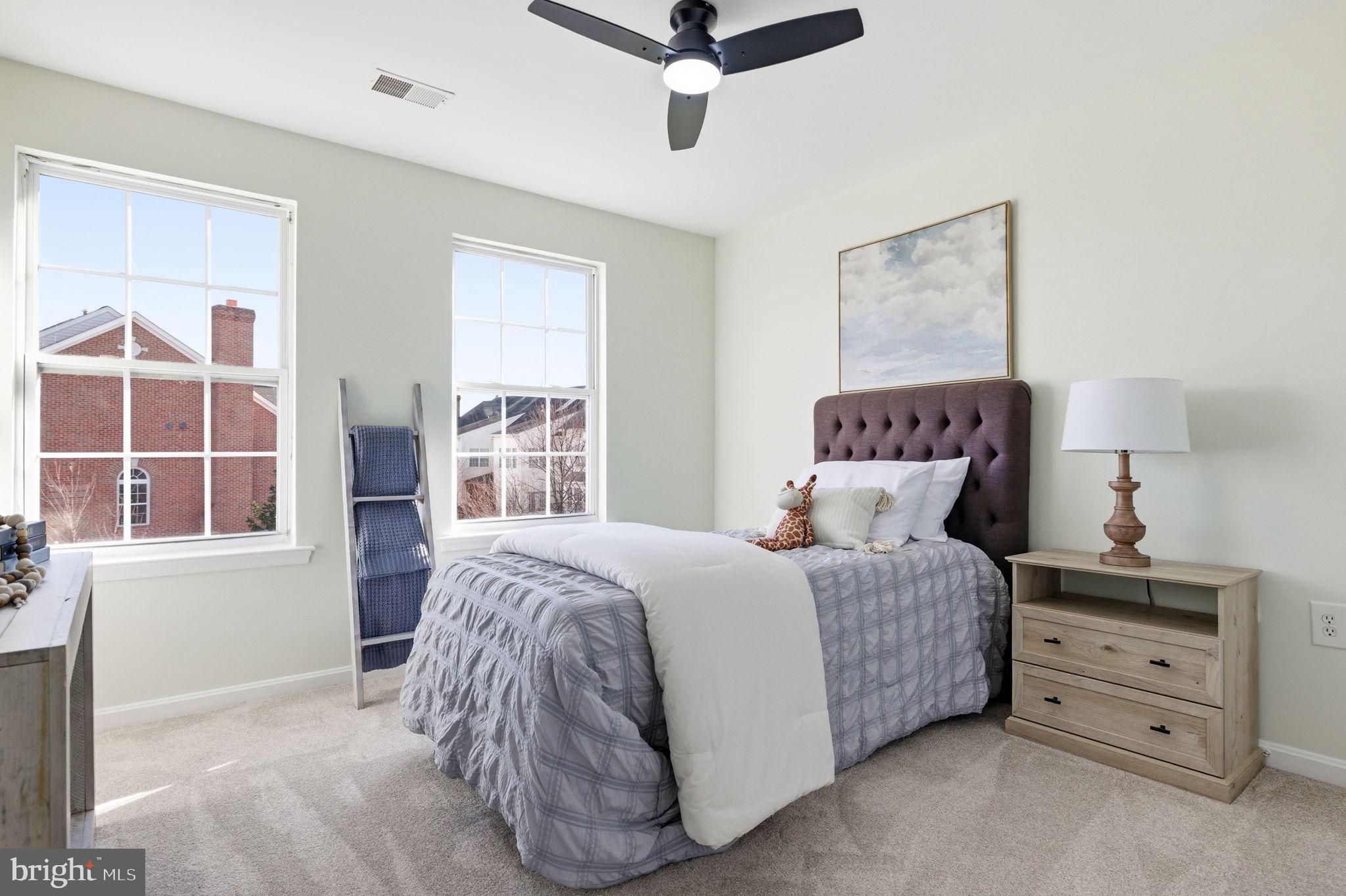 601 Springhouse Square Southeast Leesburg, VA 20175 - Photo 66 of 90 Front right bedroom