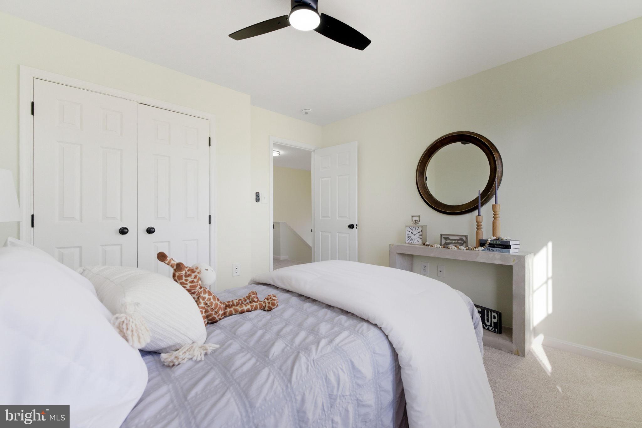 601 Springhouse Square Southeast Leesburg, VA 20175 - Photo 67 of 90 Front right bedroom