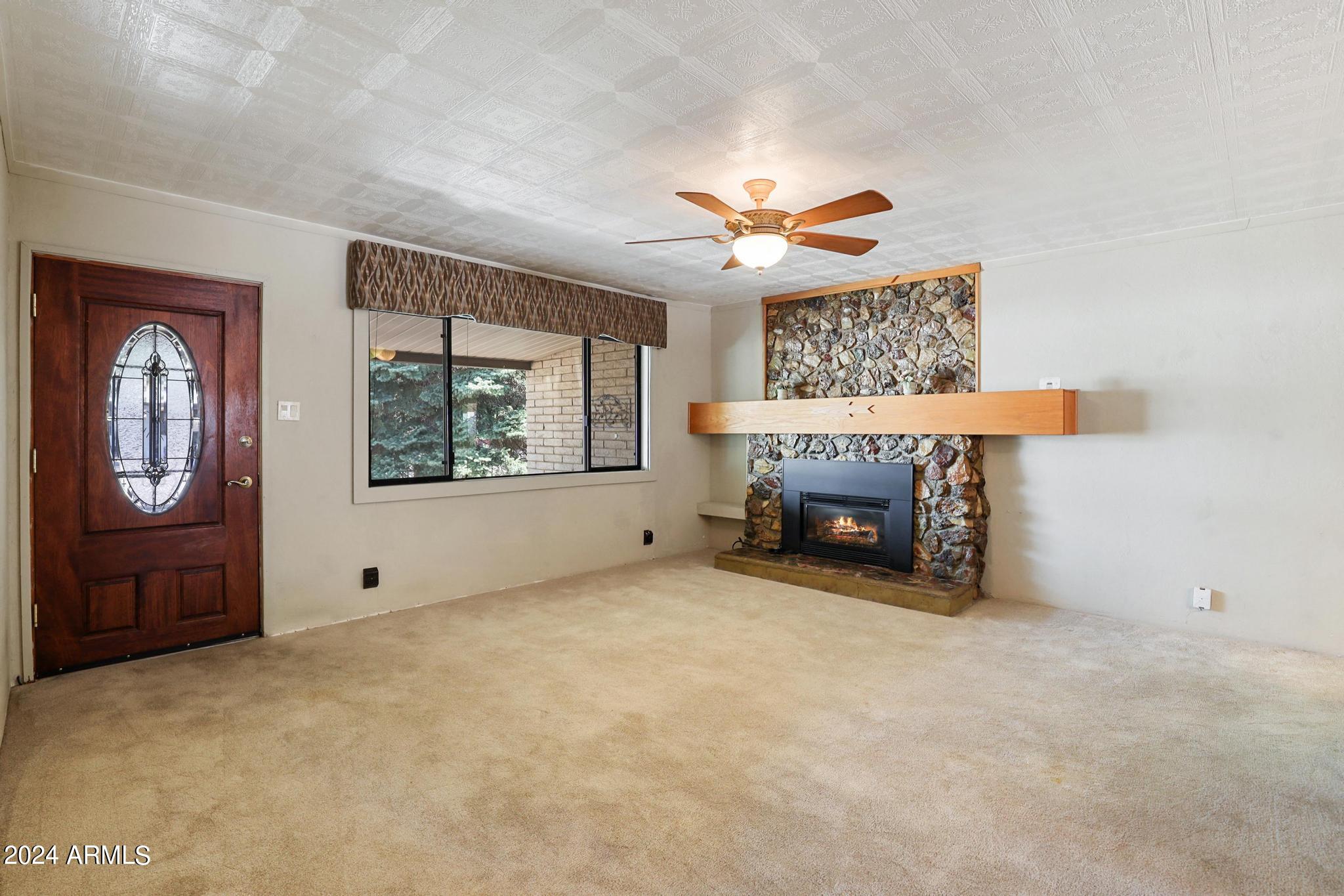 8120 West Gunsight Ridge Payson, AZ 85541 - Photo 10 of 25 8120 W Gunsight Ridge Liv Rm 3