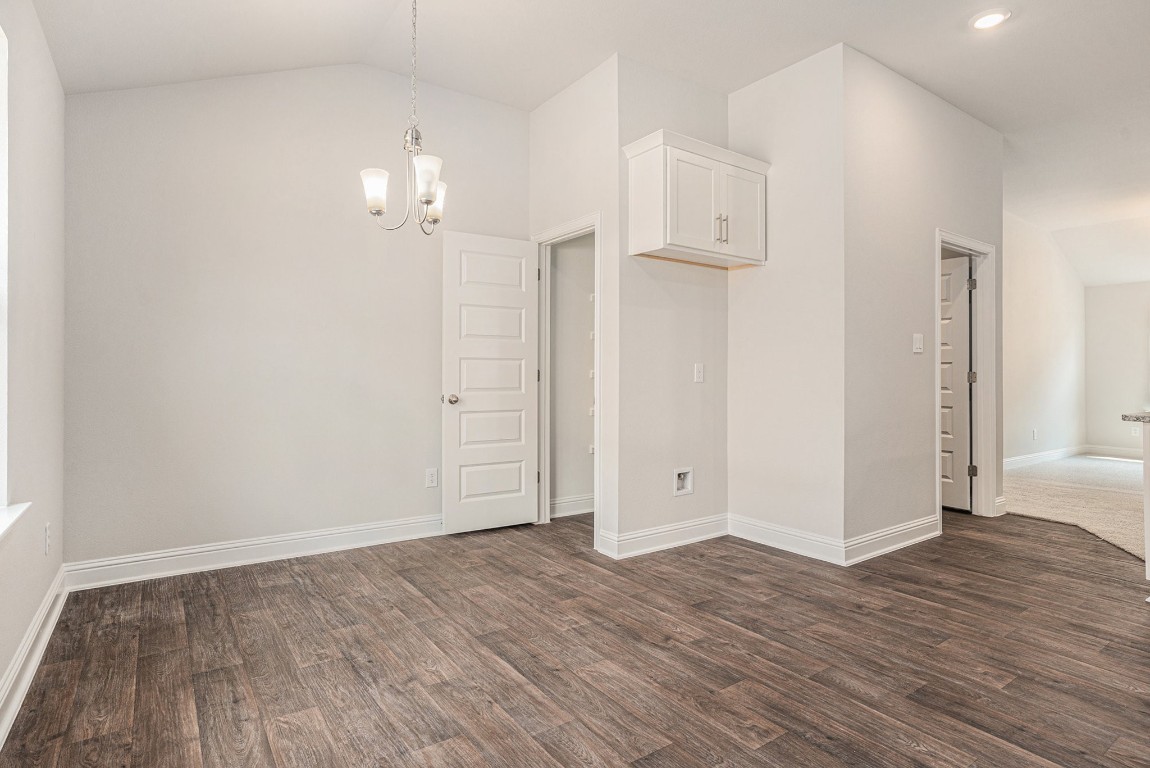 33 Greenbriar Loop Angleton, TX 77515 - Photo 2 of 18 wooden floor in an empty room